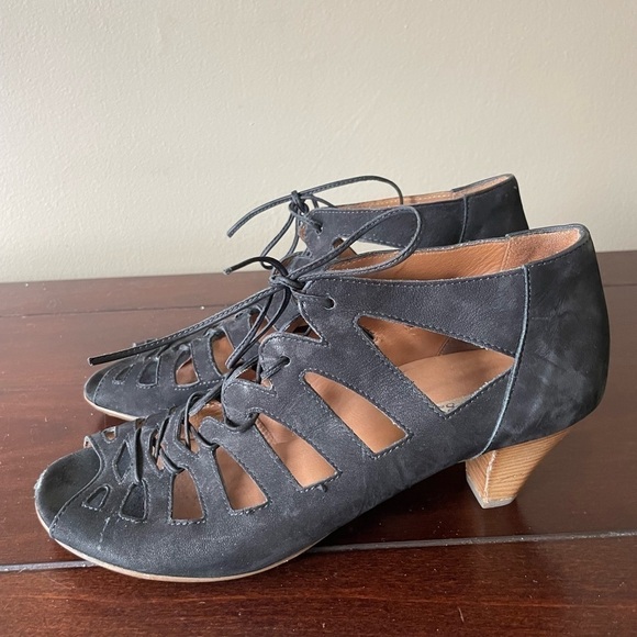 PAUL Green Prague Lace Up Cut Out Peep Toe Block Heel Ankle Bootie Black 7.5 - Picture 4 of 6